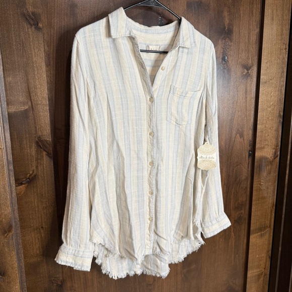 NWT Atrar’d State Size S oversized button down long sleeve linen frayed hem - Picture 3 of 9